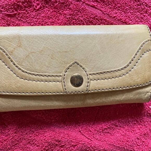 Nice Gently Used Frye Banana colored Handbag and matching wallet - Picture 10 of 15